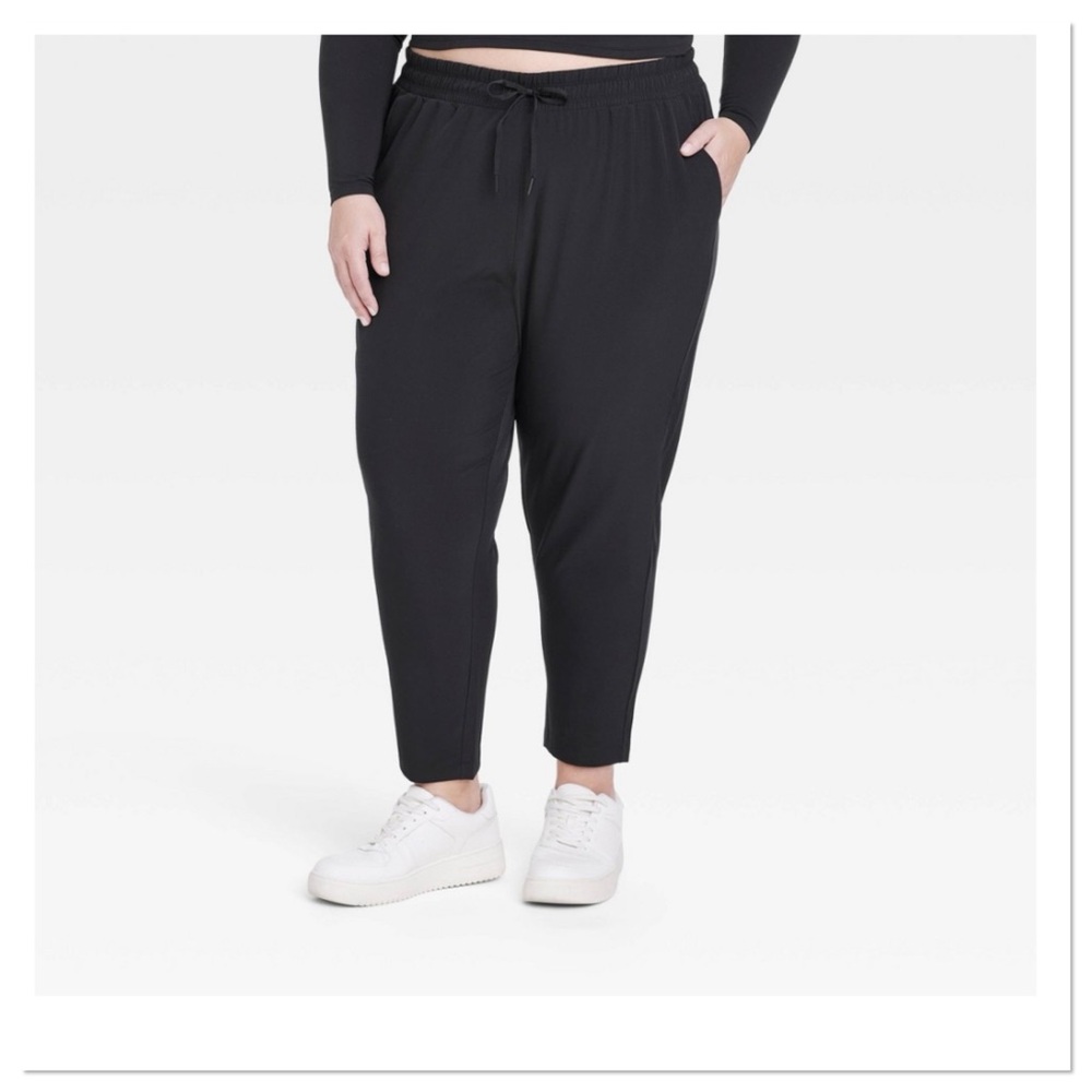 Women's Black Stretch Woven High-Rise Taper Jogger Pants